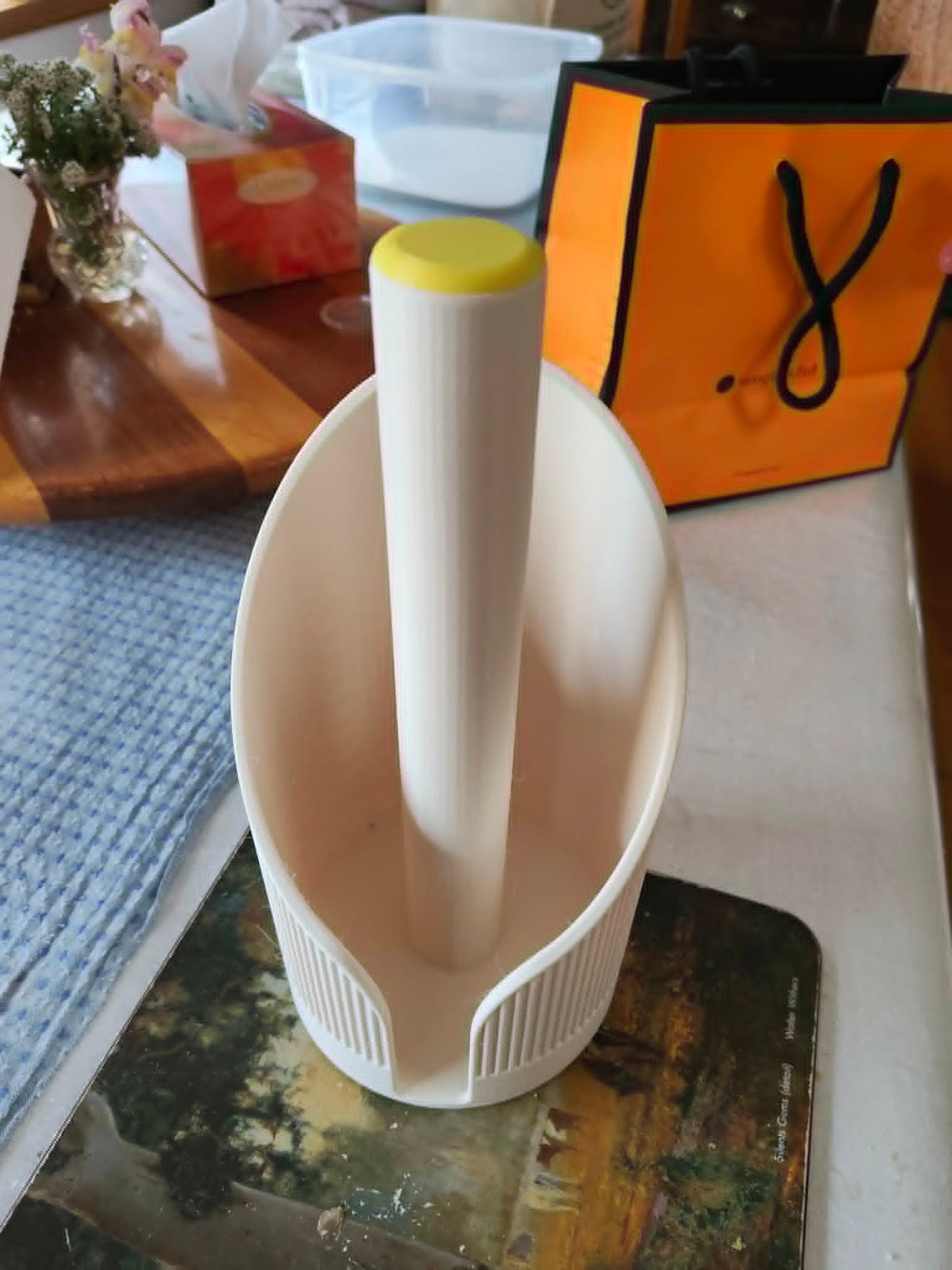 Paper Towel Holder/Dispenser